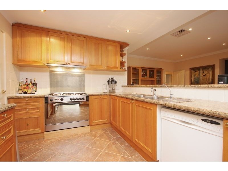 92 Aitken Drive, Winthrop WA 6150