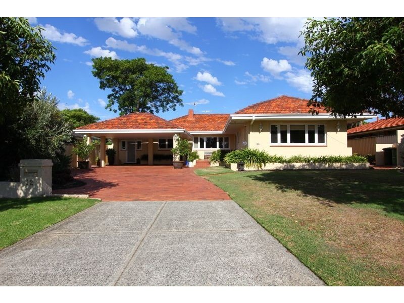 12 Cormack Road, Alfred Cove WA 6154