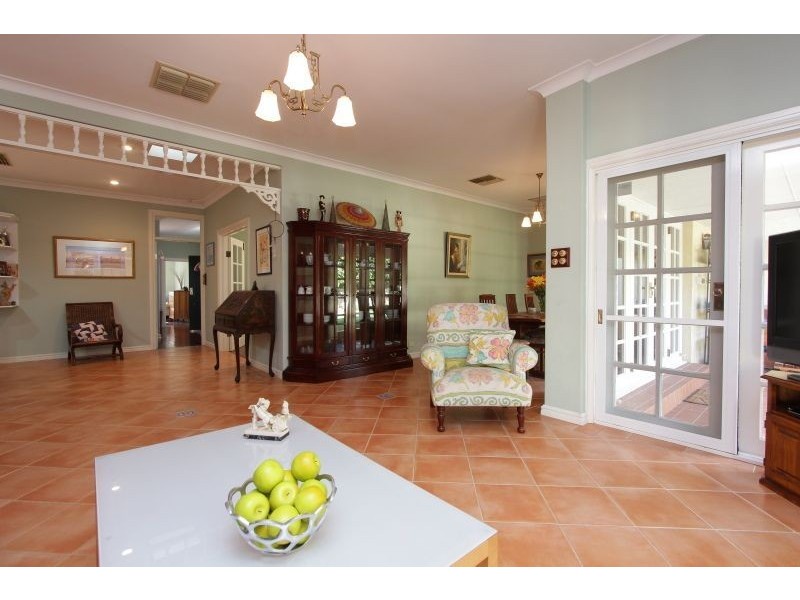 12 Cormack Road, Alfred Cove WA 6154