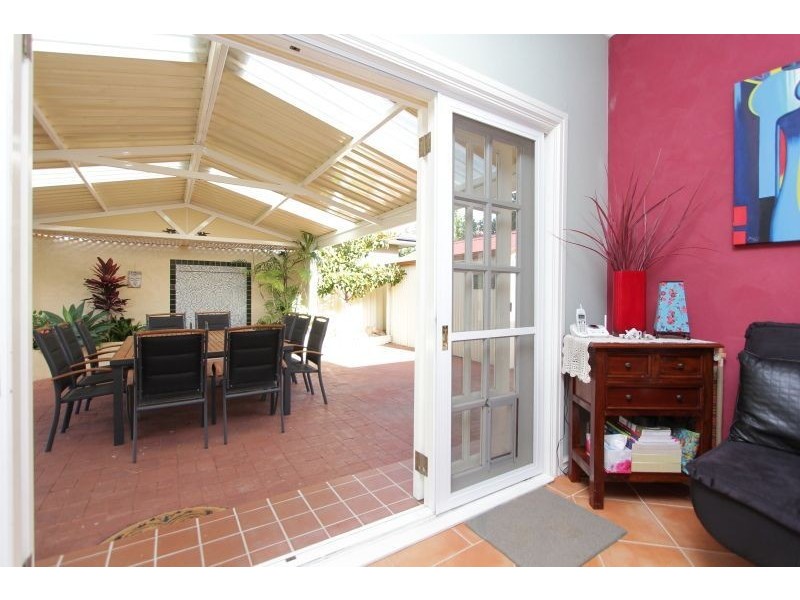 12 Cormack Road, Alfred Cove WA 6154