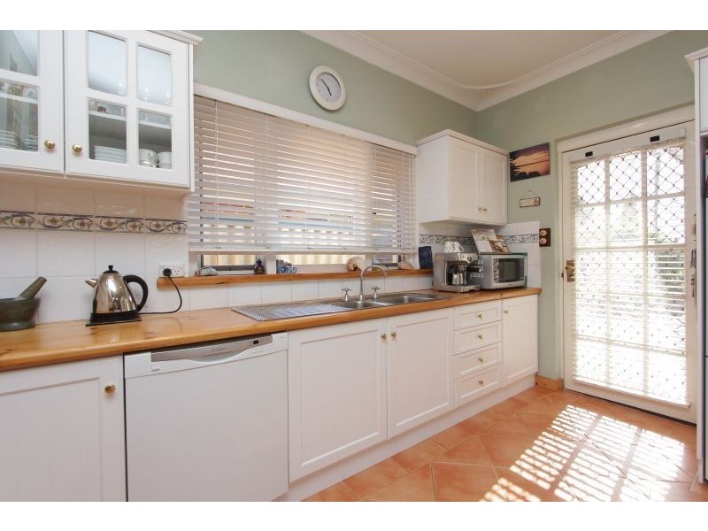 12 Cormack Road, Alfred Cove WA 6154