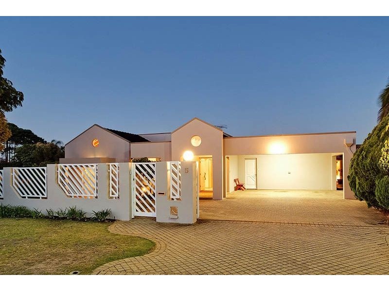 5 Wylie Cove, Winthrop WA 6150