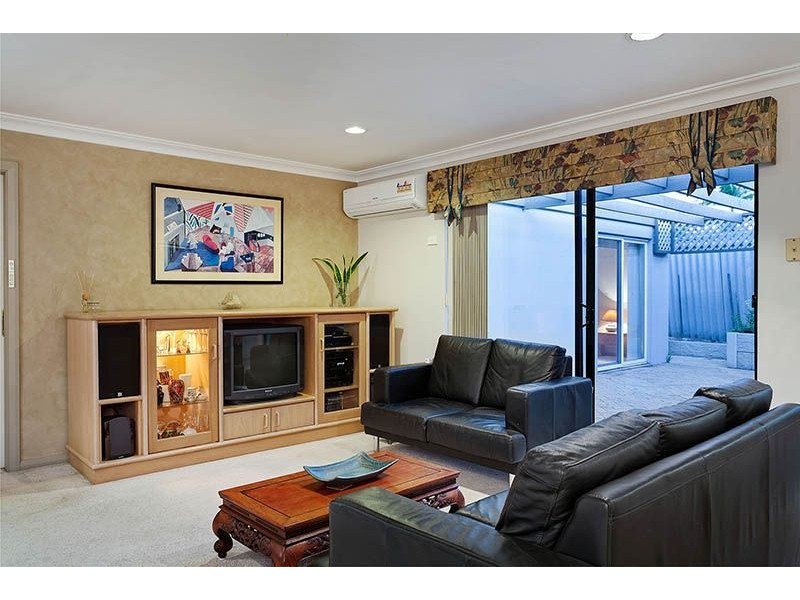 5 Wylie Cove, Winthrop WA 6150