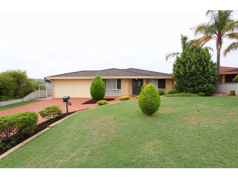 11 Hawker Close, Kardinya WA 6163