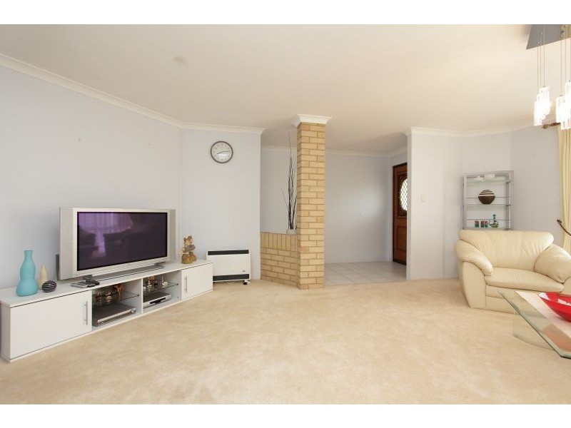 11 Hawker Close, Kardinya WA 6163