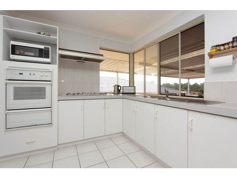 11 Hawker Close, Kardinya WA 6163