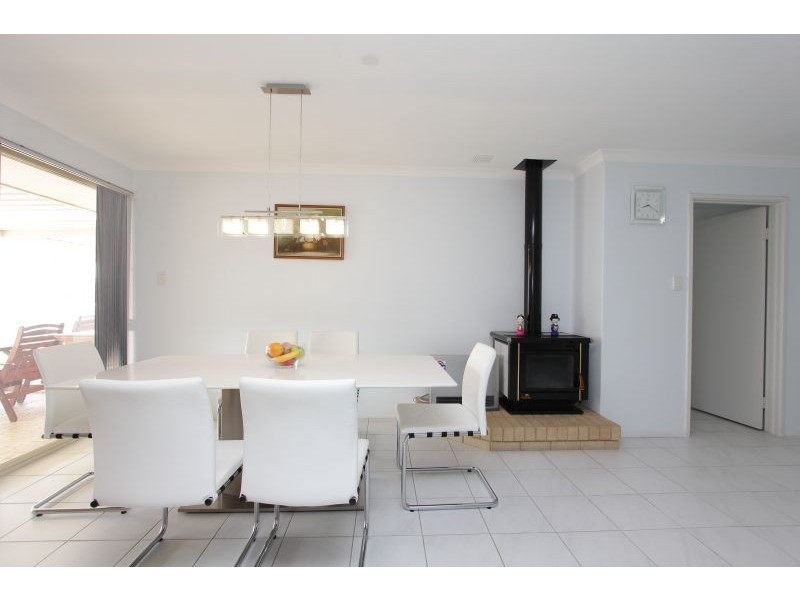 11 Hawker Close, Kardinya WA 6163