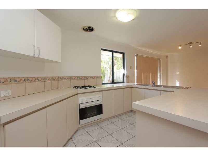 2/73 Queen Street, Bentley WA 6102