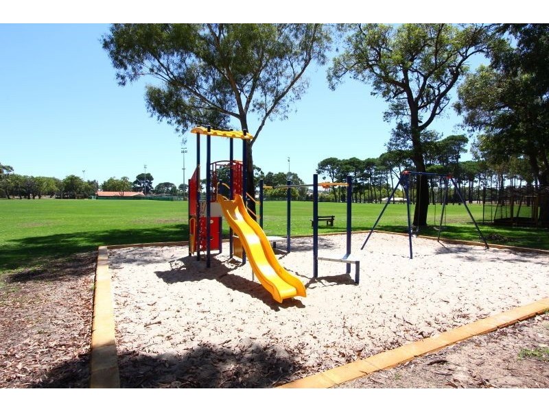 43 Ochiltree Way, Kardinya WA 6163