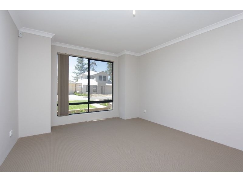 10 Scarpview Road, East Cannington WA 6107