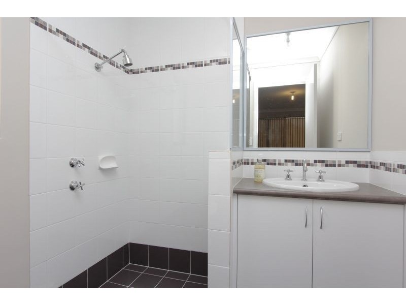 10 Scarpview Road, East Cannington WA 6107