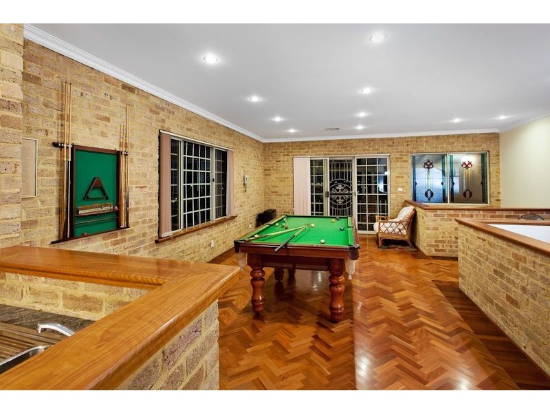 9 Wheare Court, Winthrop WA 6150