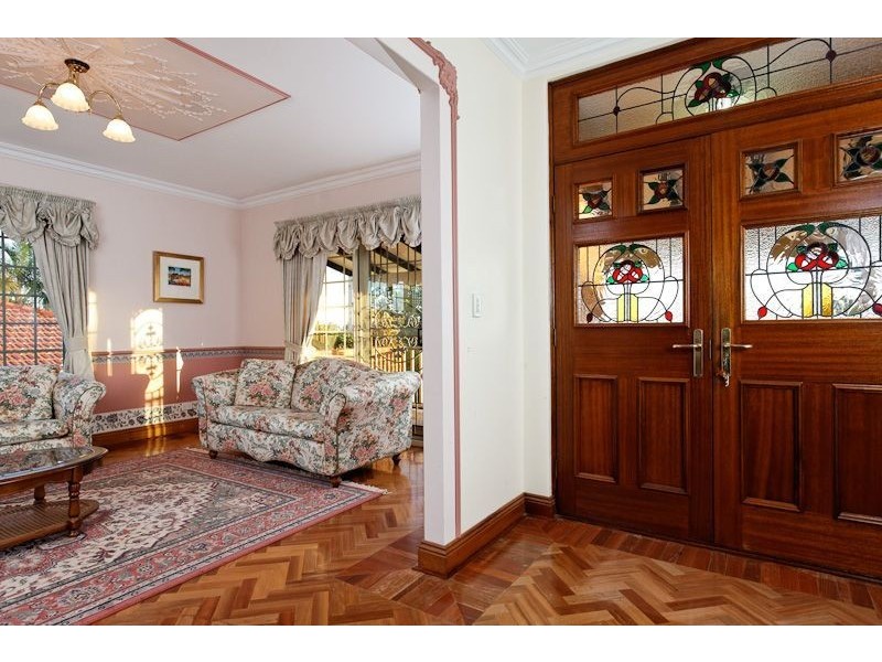 9 Wheare Court, Winthrop WA 6150