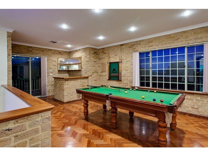 9 Wheare Court, Winthrop WA 6150