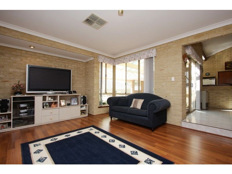 6 Cooper Ridge, Winthrop WA 6150