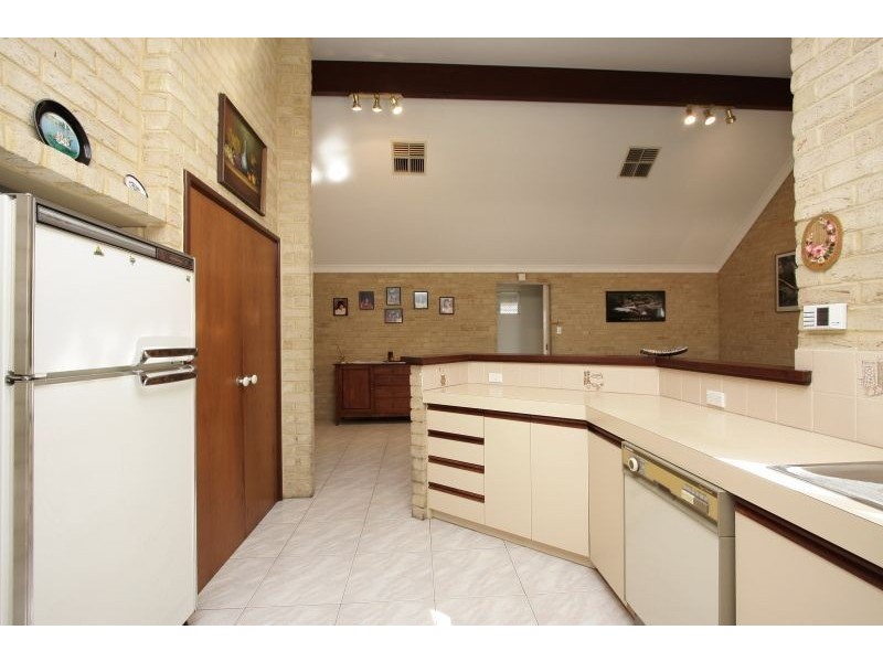 6 Cooper Ridge, Winthrop WA 6150