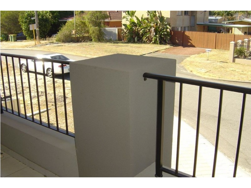 16A Lowes Street, Cloverdale WA 6105