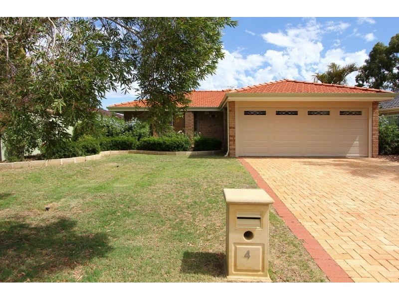 4 Hackett Pass, Winthrop WA 6150