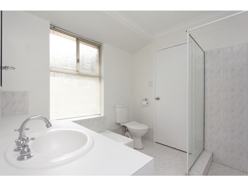 4 Hackett Pass, Winthrop WA 6150