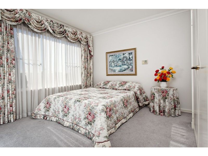 32 Lucraft Gardens, Winthrop WA 6150