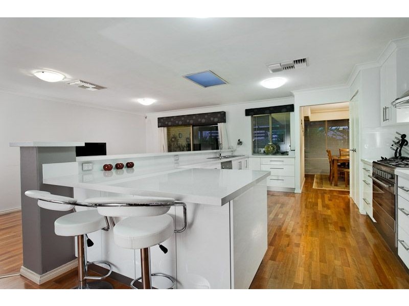 4 Yeldon Tor, Winthrop WA 6150