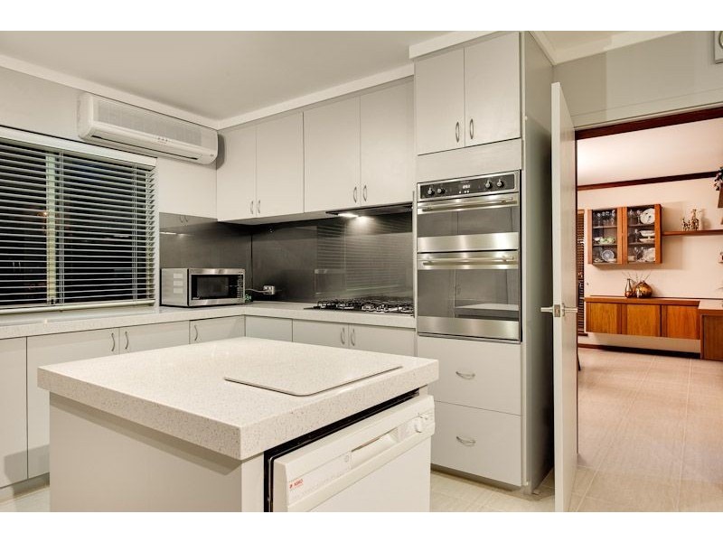 2 Storrs Place, Winthrop WA 6150
