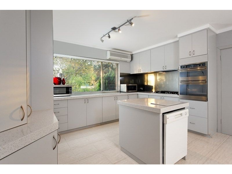 2 Storrs Place, Winthrop WA 6150