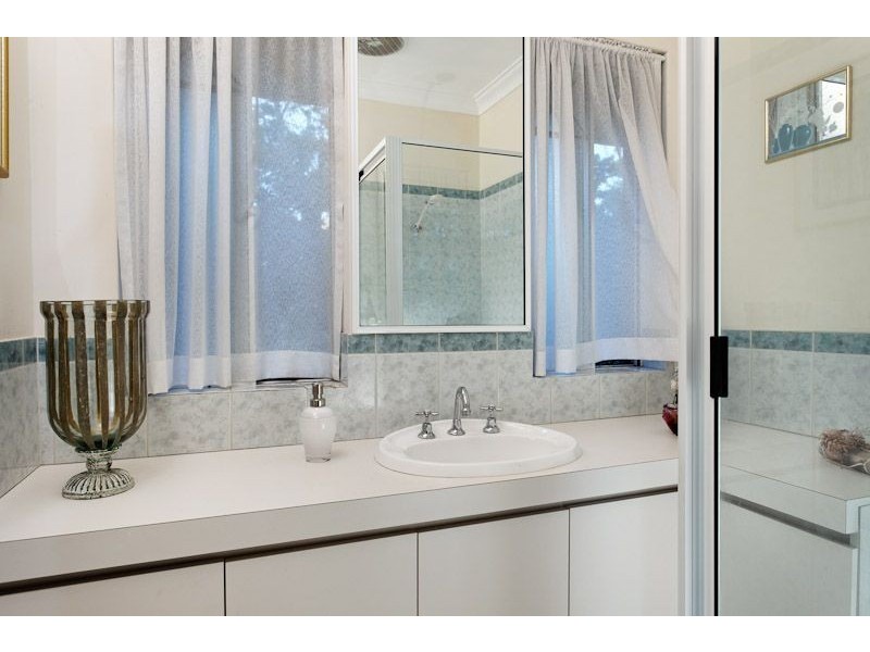 19 Barnard Street, Alfred Cove WA 6154