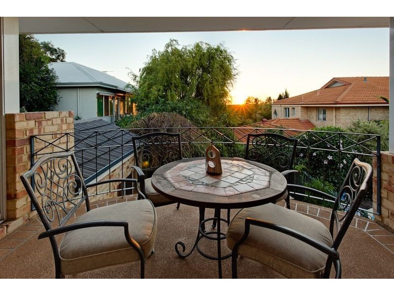 19 Barnard Street, Alfred Cove WA 6154