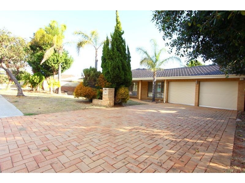 28 Jackson Avenue, Winthrop WA 6150