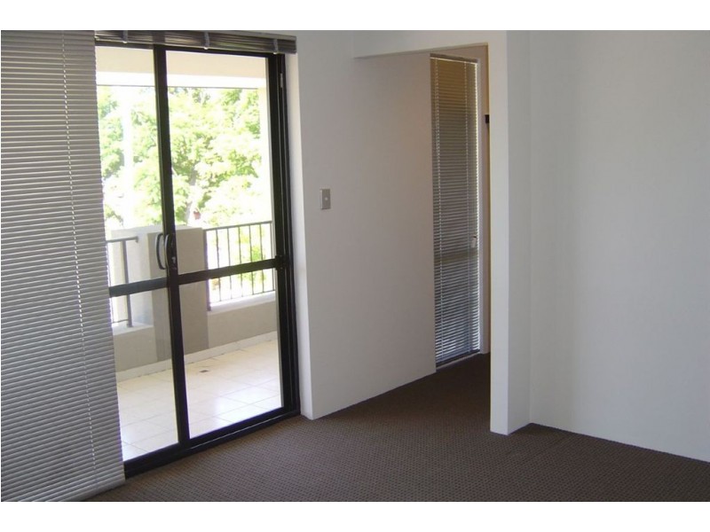 16A Lowes Street, Cloverdale WA 6105