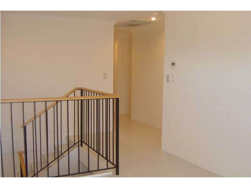 16A Lowes Street, Cloverdale WA 6105