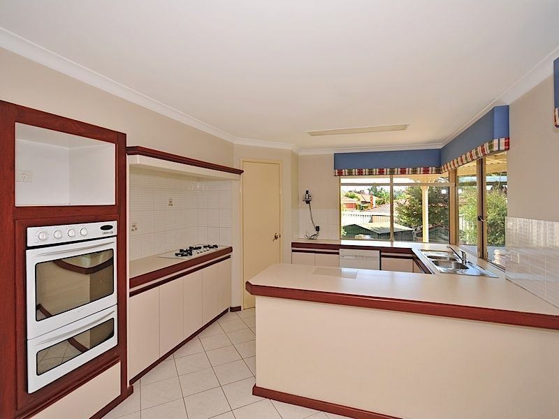 7 Rossiter Way, Winthrop WA 6150