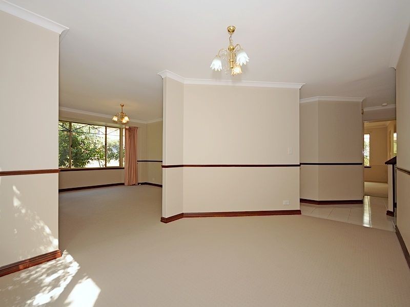 7 Rossiter Way, Winthrop WA 6150