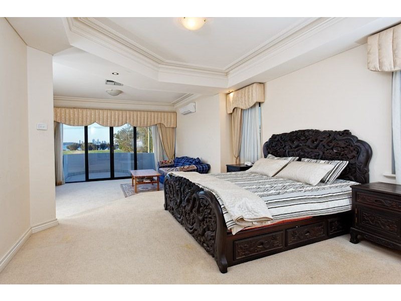 140 Burke Drive, Attadale WA 6156