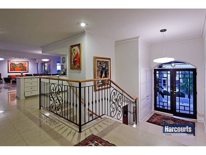 34 Whitfeld Terrace, Winthrop WA 6150