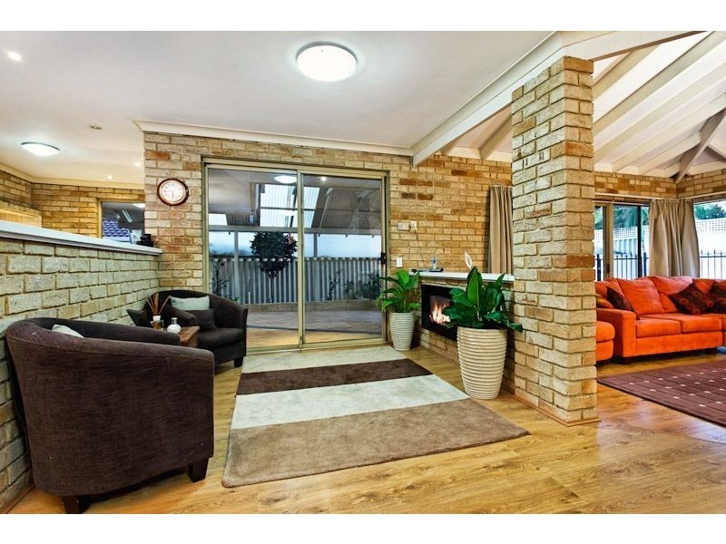 93 Jackson Avenue, Winthrop WA 6150