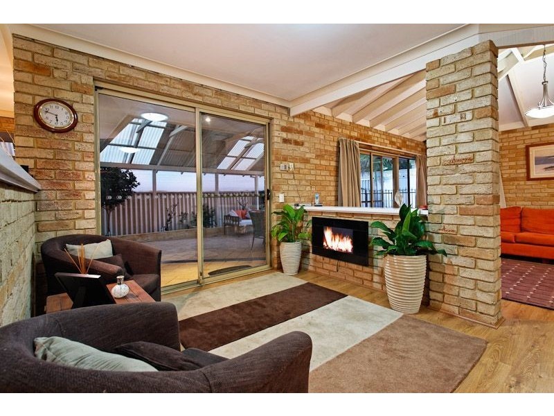 93 Jackson Avenue, Winthrop WA 6150