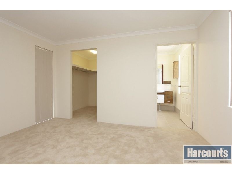 4/17 Yallambee Way, Queens Park WA 6107