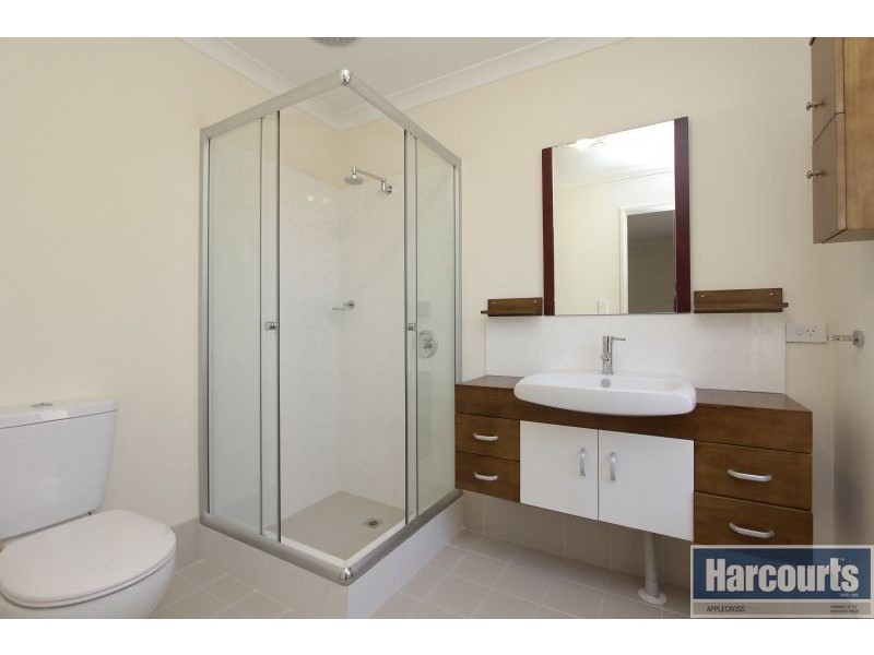 4/17 Yallambee Way, Queens Park WA 6107