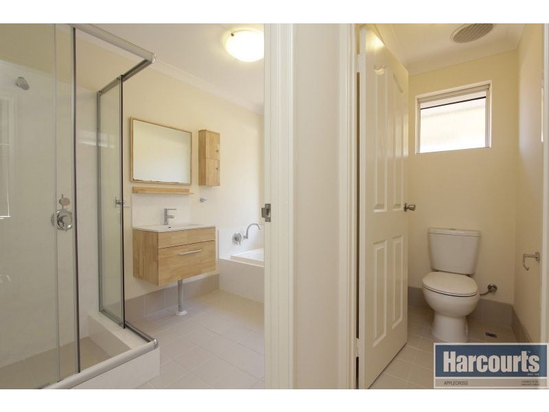 4/17 Yallambee Way, Queens Park WA 6107