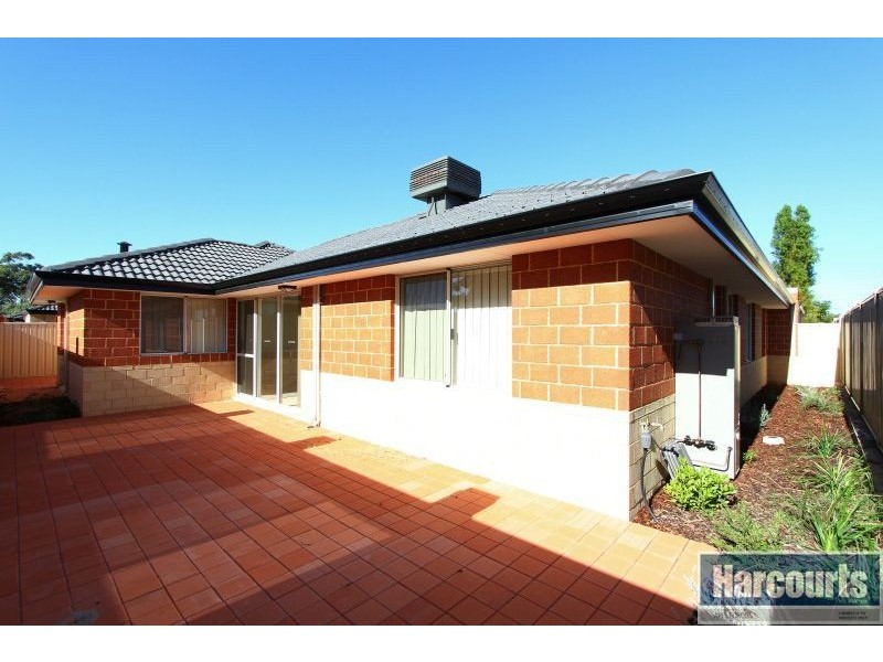 4/17 Yallambee Way, Queens Park WA 6107