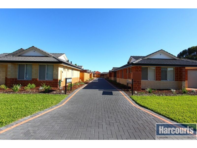 4/17 Yallambee Way, Queens Park WA 6107