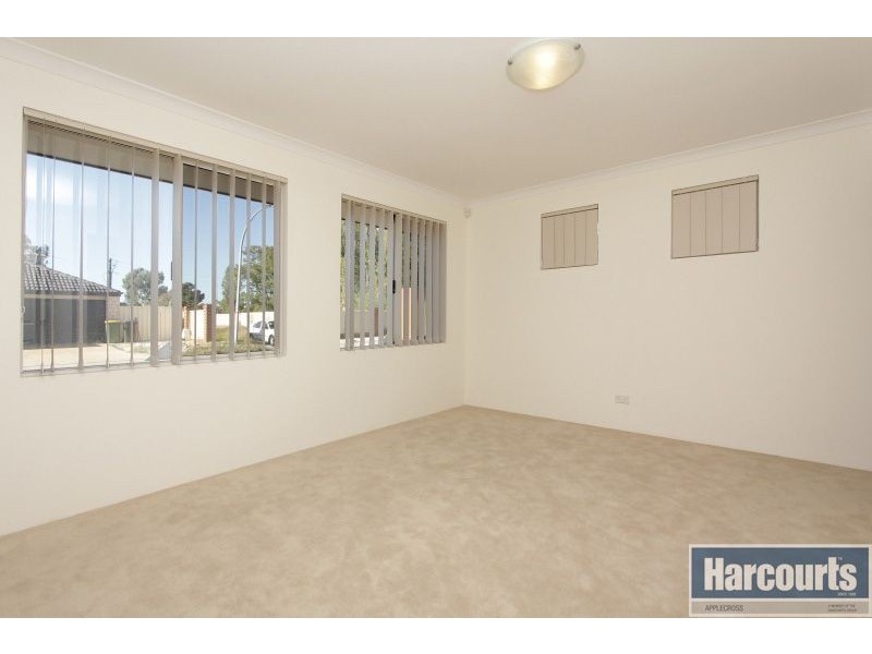 6/17 Yallambee Way, Queens Park WA 6107