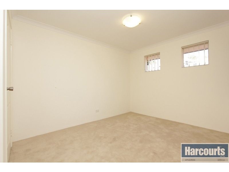 6/17 Yallambee Way, Queens Park WA 6107