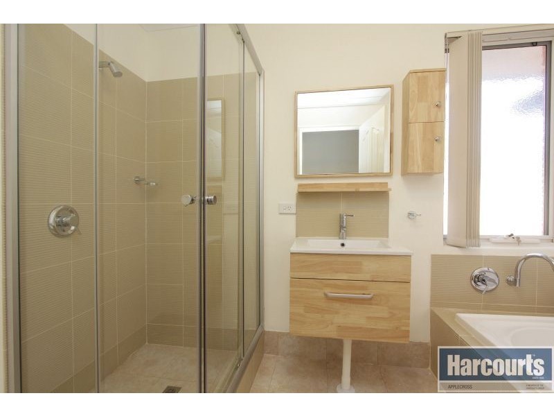 6/17 Yallambee Way, Queens Park WA 6107