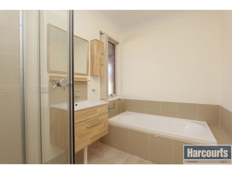 6/17 Yallambee Way, Queens Park WA 6107