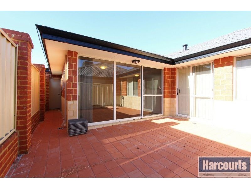 6/17 Yallambee Way, Queens Park WA 6107