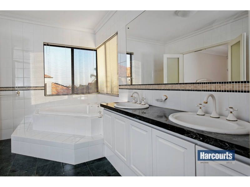6 Pearce Ridge, Winthrop WA 6150