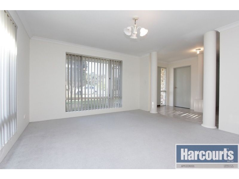 63 Centre Street, Queens Park WA 6107